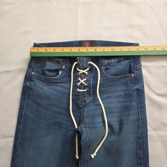 No Boundaries Womans Boot Cut Tie Closure Jeans Size S 3-5 (26x32) - Picture 3 of 5